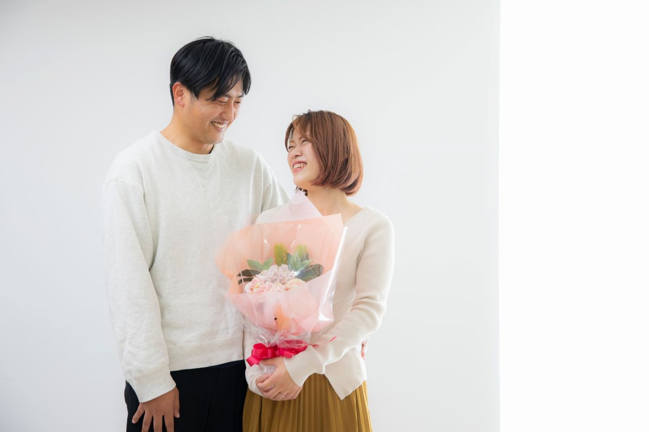 結婚記念日には多くの種類がありプレゼントのテーマも変化します