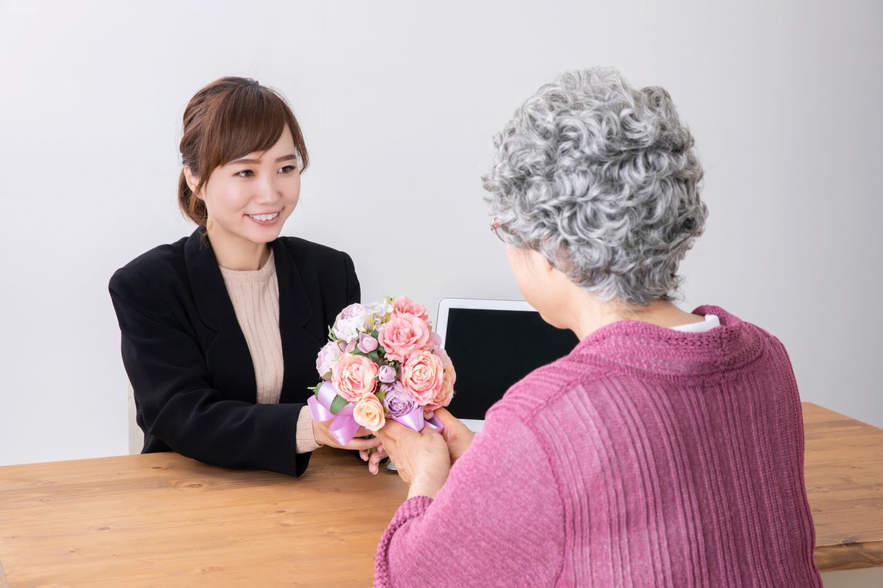 リンドウの花を贈る「白寿」の由来と意味を知っておこう！